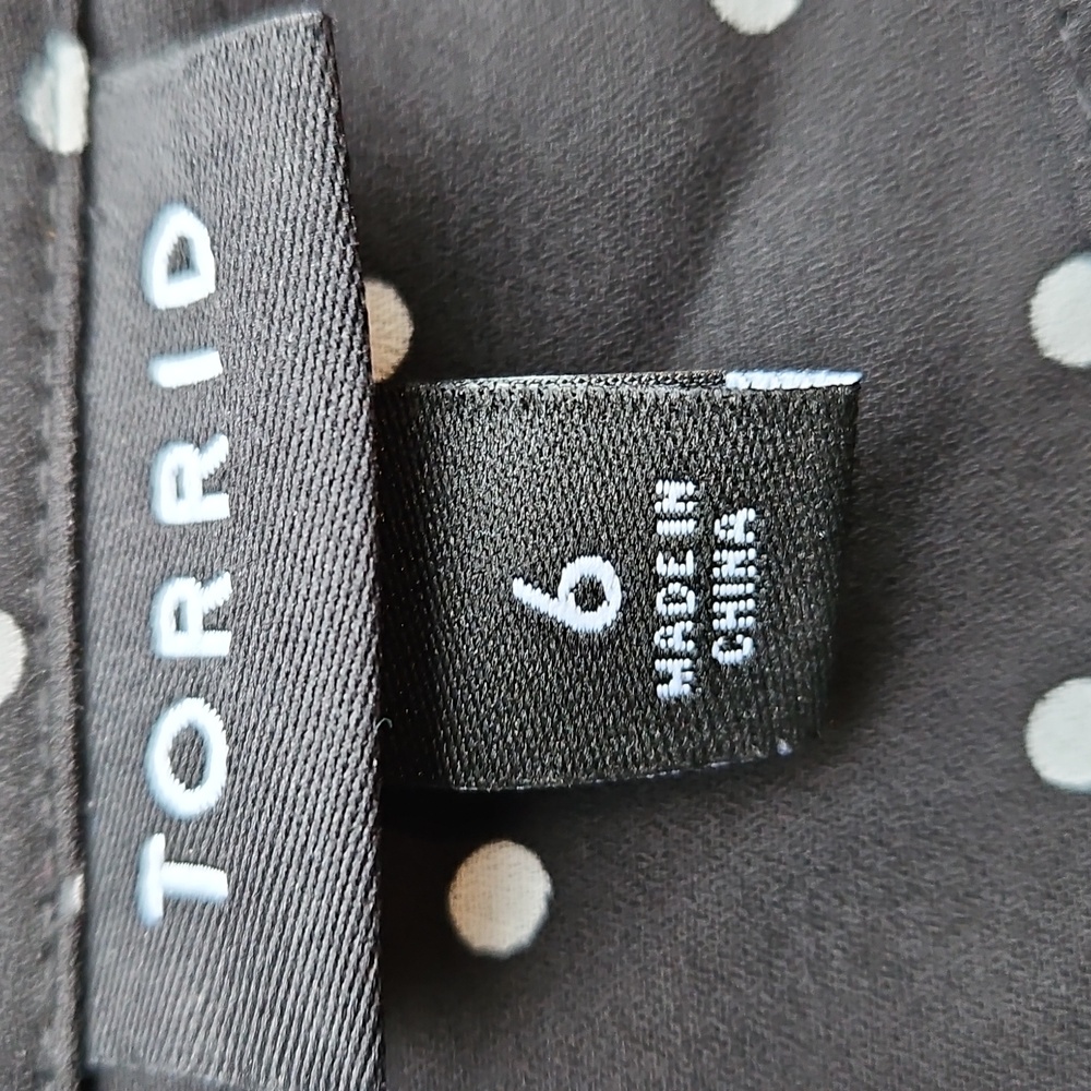 Torrid Black and White Polka Dot Blouse 6 - Picture 2 of 6